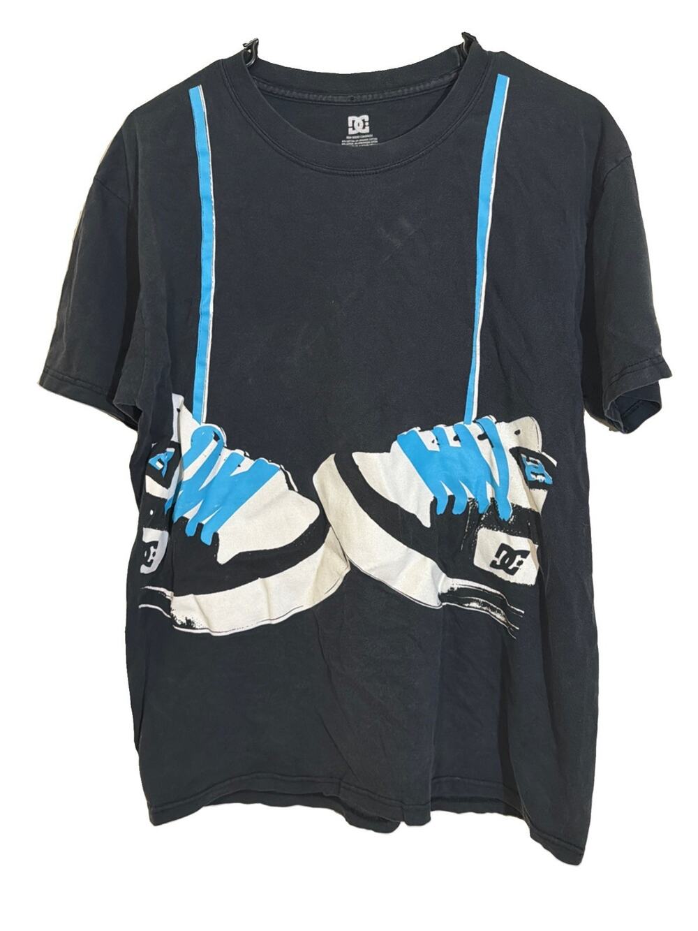 DC Shoes Co Y2K Skater Tshirt Mens Medium Rare Sneakers Skateboard